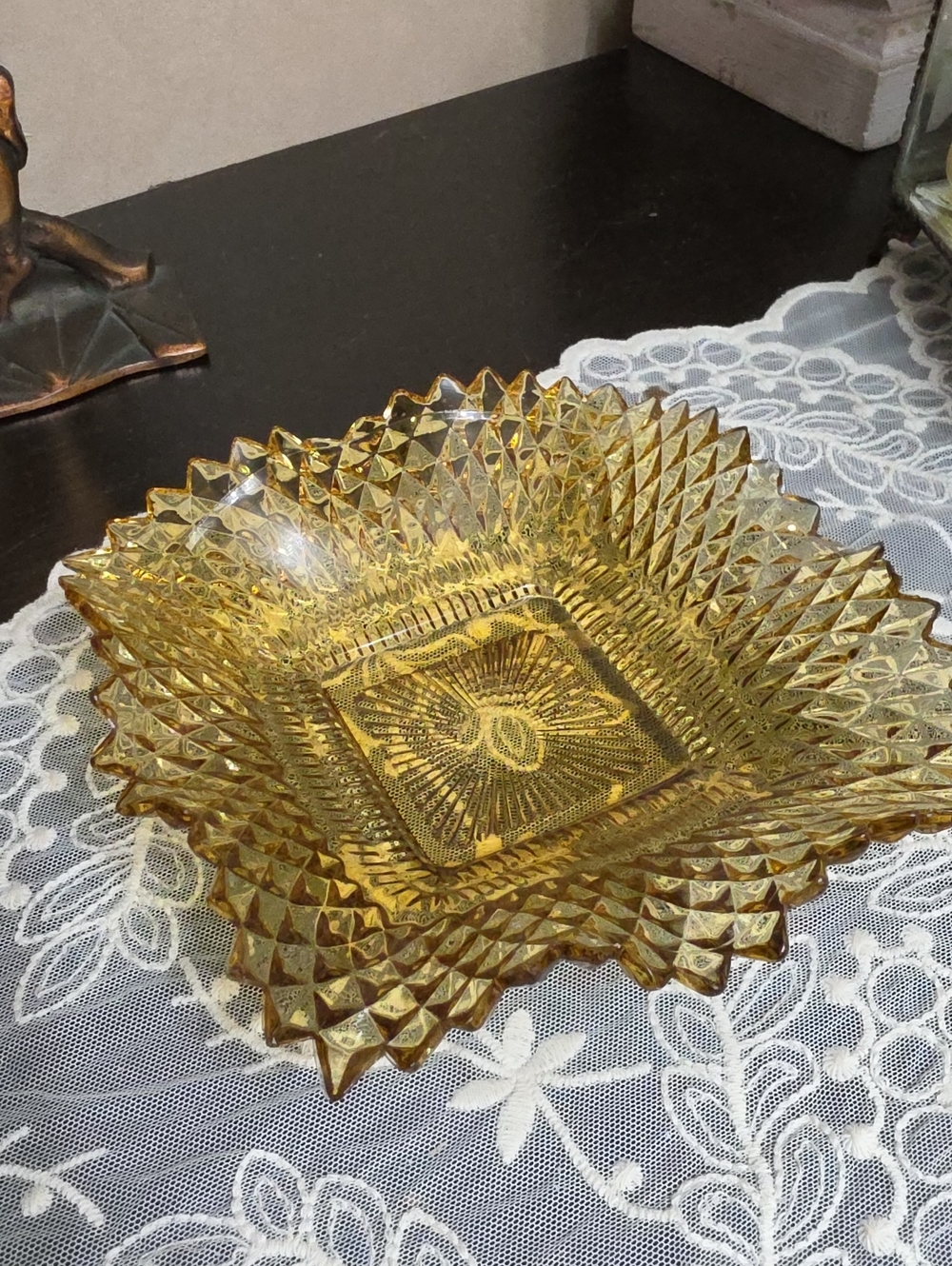 Vtg 1950 Diamond Pount Amber Federal Glass Decorative Bowl -Golden Accent Ruffle